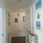 Sunrise Cove, The Bay, * פילי