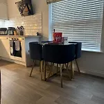 דירה Sunrise Cove, The Bay,