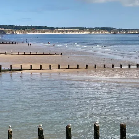 Sunrise Cove, The Bay, * Filey