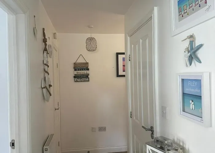 Sunrise Cove, The Bay, * Filey