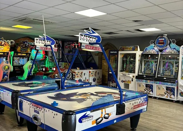 Sunrise Cove, The Bay, * Filey