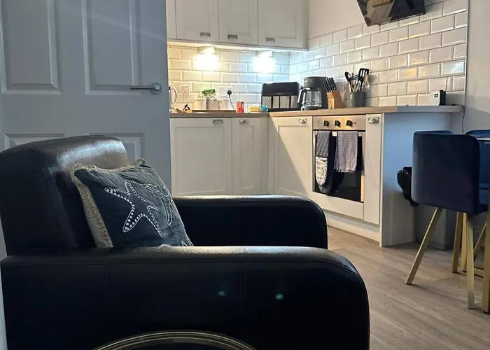 Sunrise Cove, The Bay, * Filey